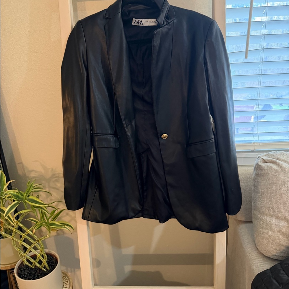 Zara Women's Black Blazer